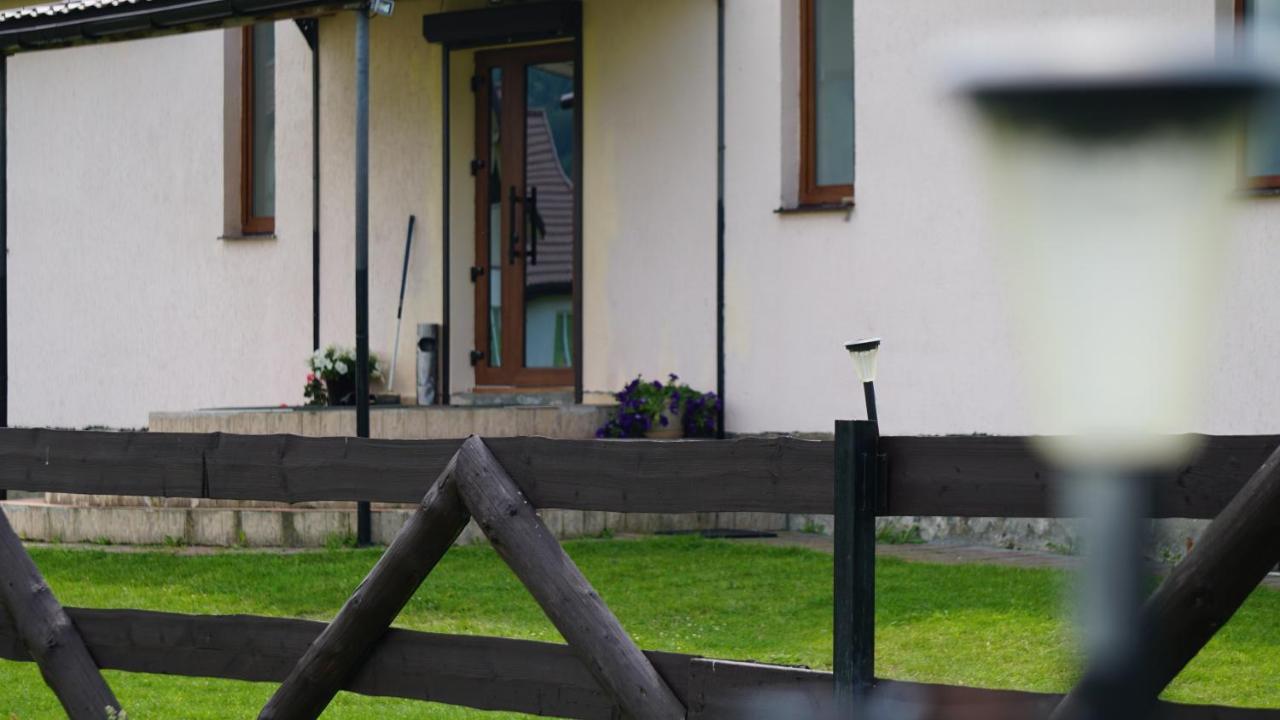 U Dvori Hotel Pidhorodci Kültér fotó